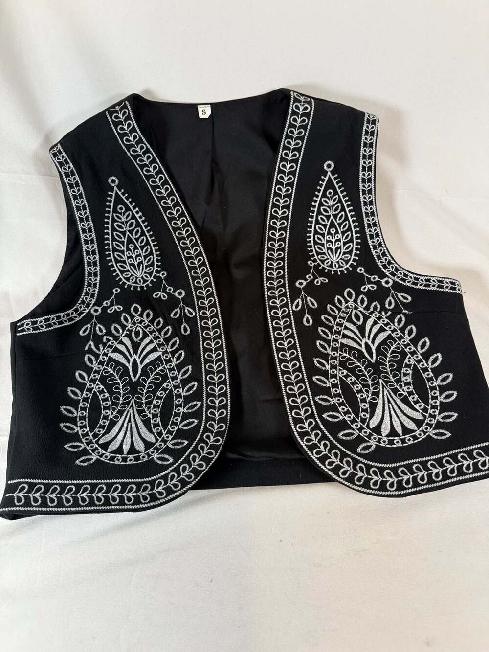 Shein Womens Embroidered Vest Size S Black Open Front Boho Sleeveless Jacket Boh